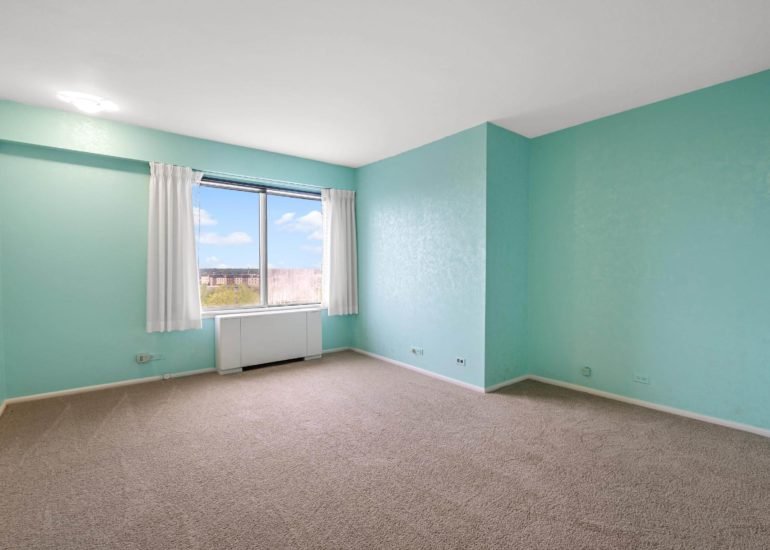 Virtual staging services for real estate photography - empty bedroom before digital staging
